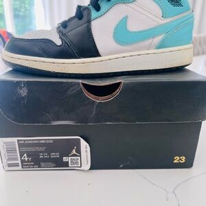 Air Jordan 1 Mid GS White/tropical twist